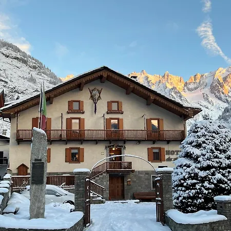 Des Glaciers فندق