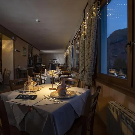 Des Glaciers Hotell 3*