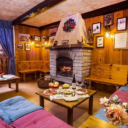 Des Glaciers فندق 3*